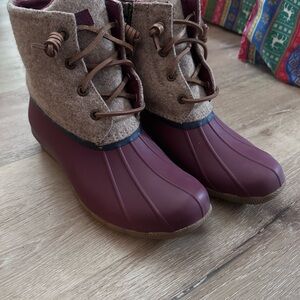 Sperry Maroon and Tan Wool Saltwater Duck Boots 7